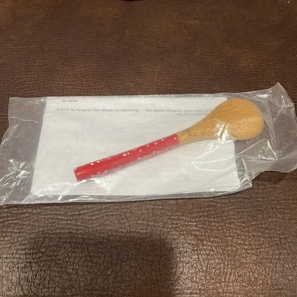 Pampered Chef Petite Bamboo Snowflake Spoon-Red - Picture 3 of 3